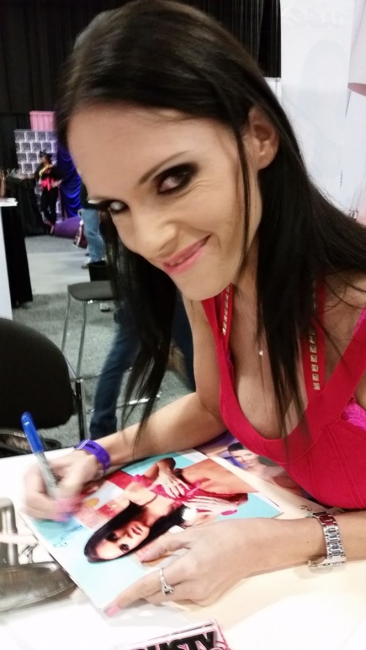 Jennifer Dark