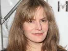 Jennifer Jason Leigh