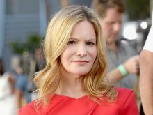 Jennifer Jason Leigh