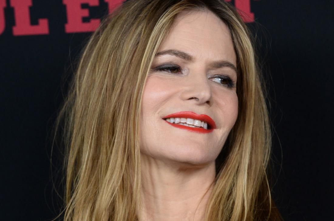 Jennifer Jason Leigh. 