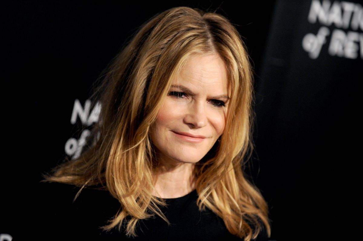 Jennifer Jason Leigh. 