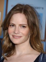 Jennifer Jason Leigh