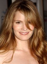 Jennifer Jason Leigh