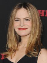 Jennifer Jason Leigh