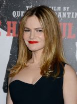 Jennifer Jason Leigh