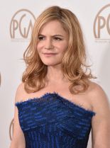 Jennifer Jason Leigh