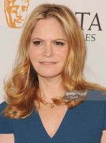 Jennifer Jason Leigh