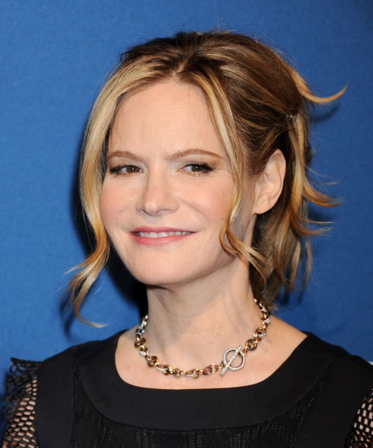 Jennifer Jason Leigh