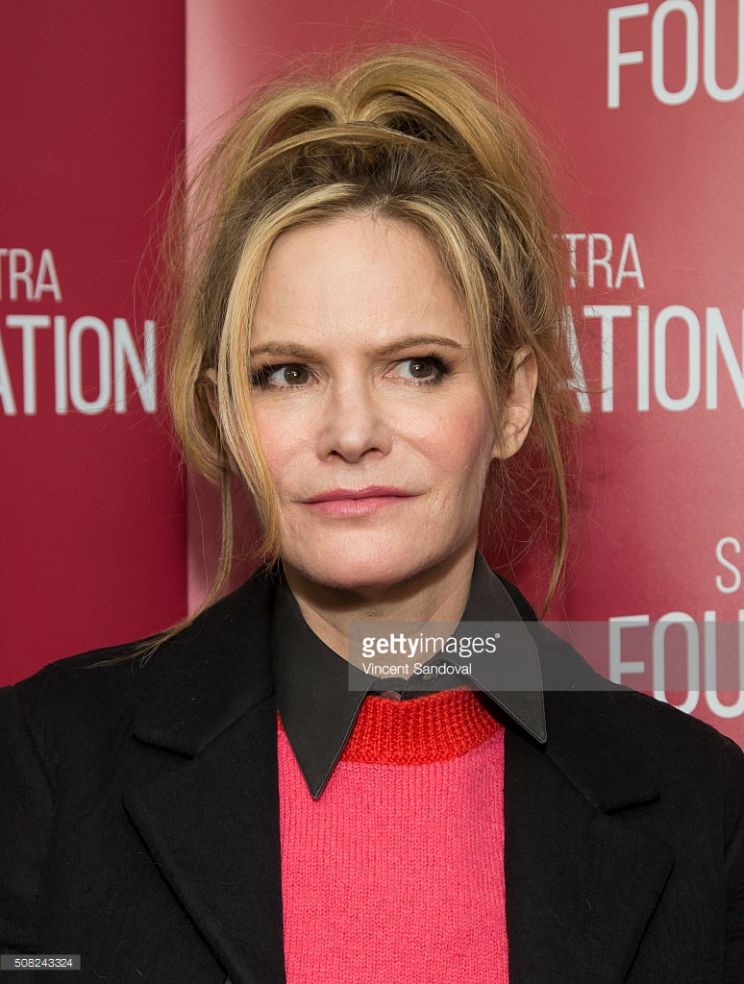 Jennifer Jason Leigh