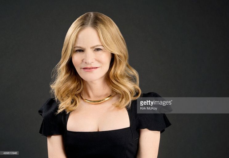 Jennifer Jason Leigh