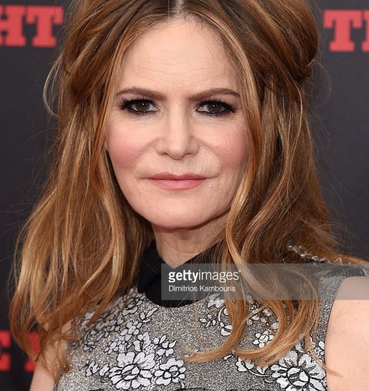 Jennifer Jason Leigh