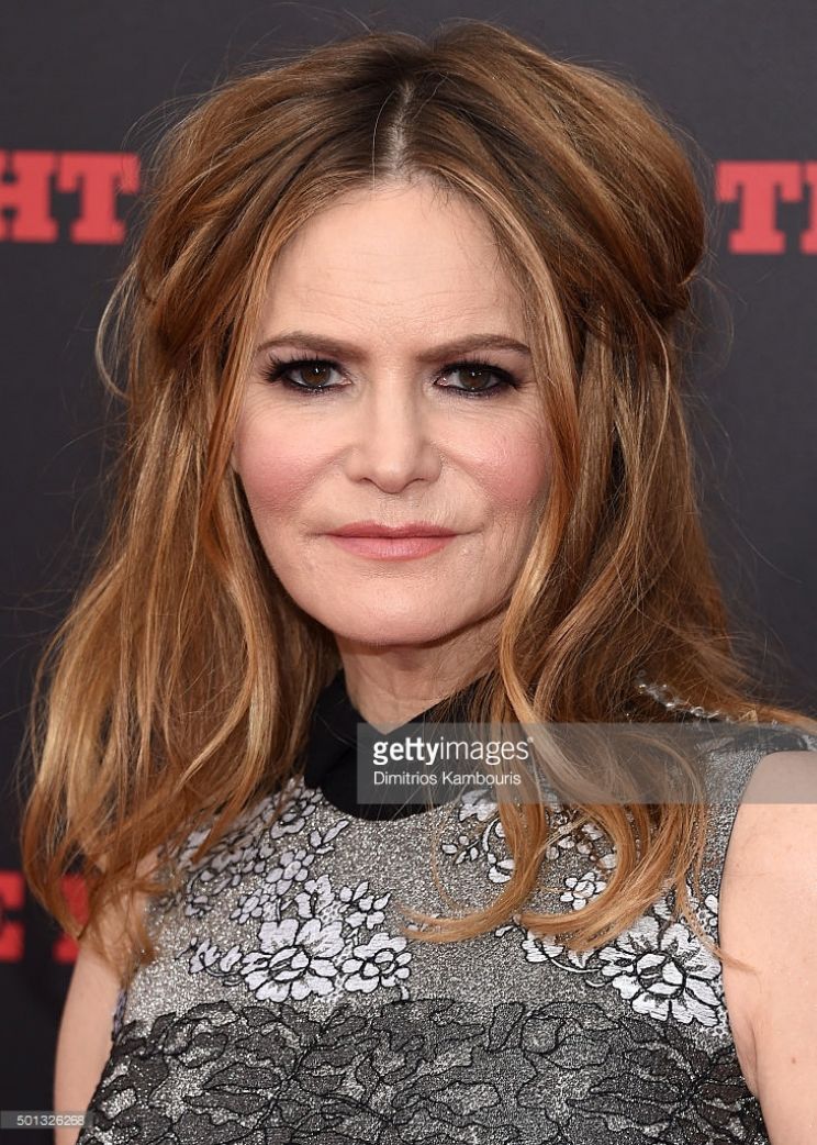 Jennifer Jason Leigh