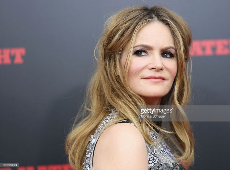 Jennifer Jason Leigh