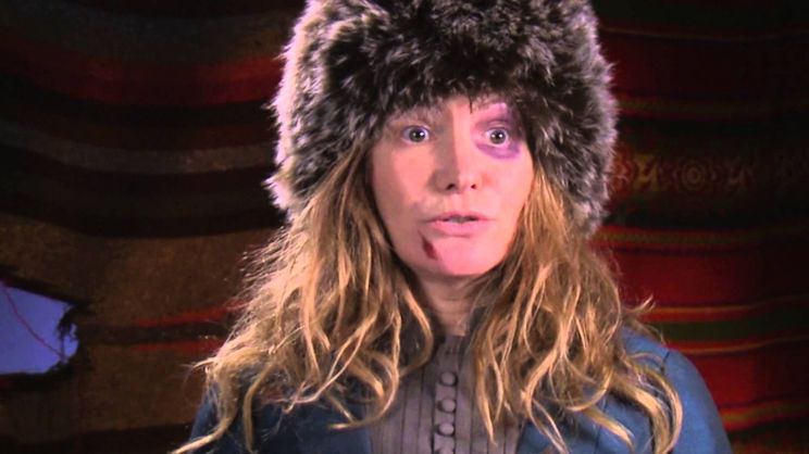 Jennifer Jason Leigh