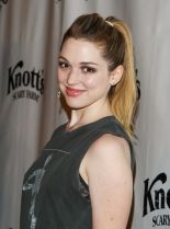 Jennifer Stone photo