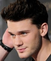 Jeremy Irvine