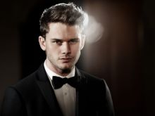 Jeremy Irvine