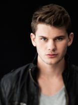 Jeremy Irvine