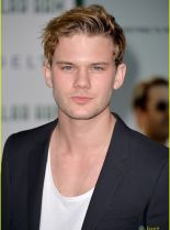 Jeremy Irvine photo