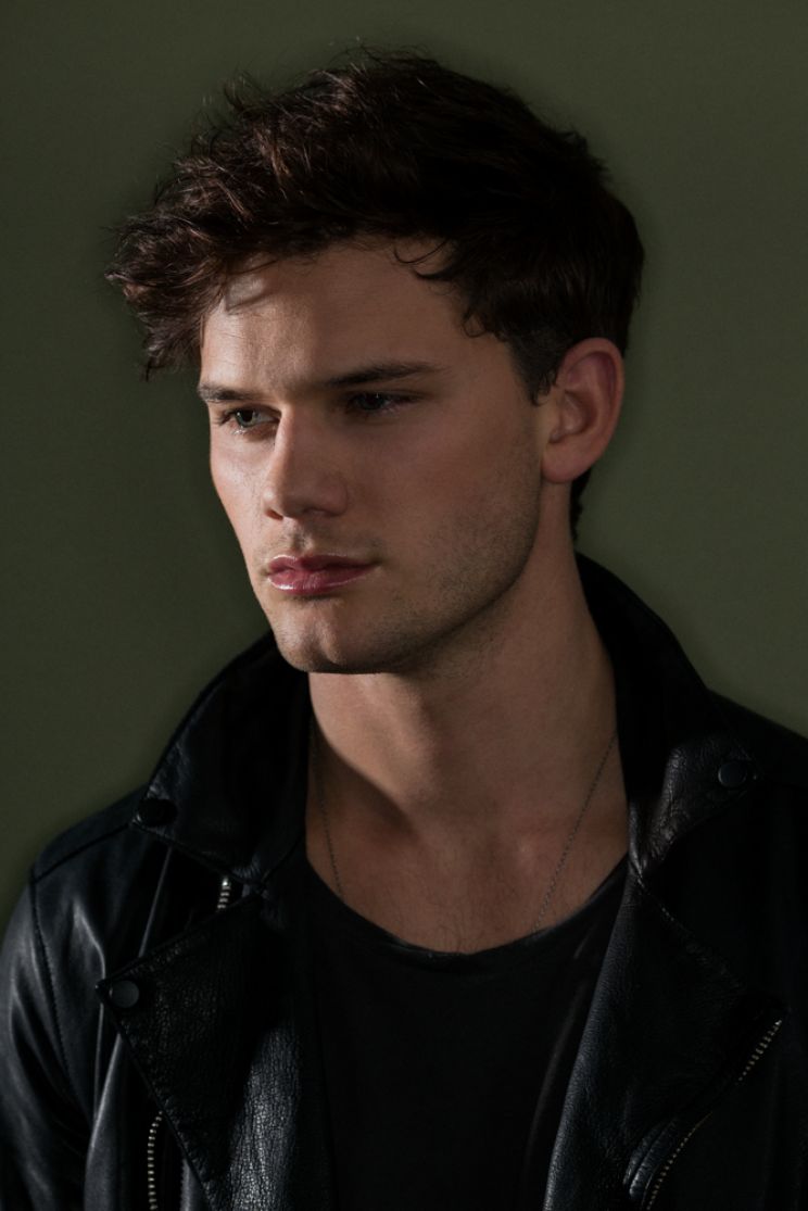 Jeremy Irvine