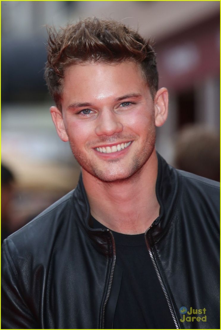 Jeremy Irvine