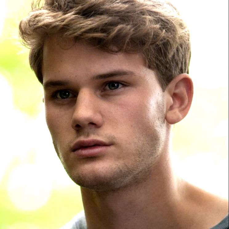 Jeremy Irvine