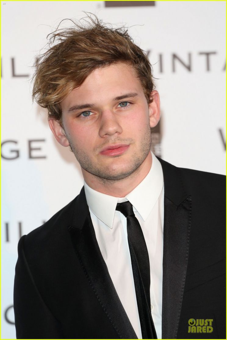 Jeremy Irvine