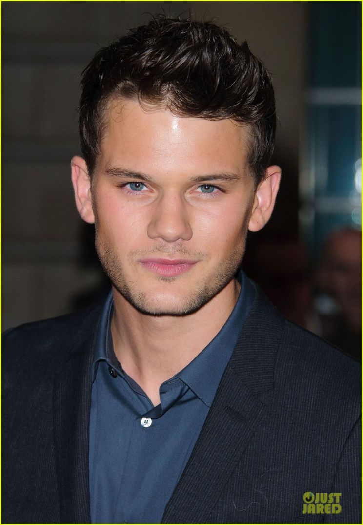 Jeremy Irvine