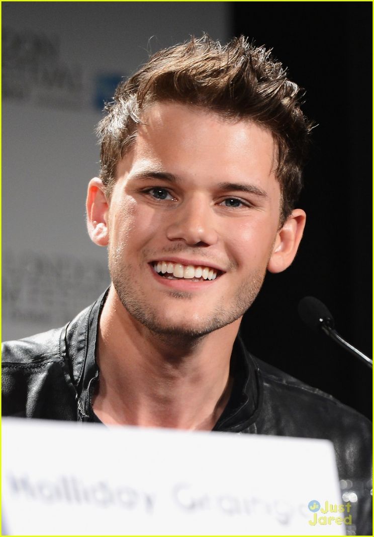 Jeremy Irvine