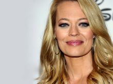 Jeri Ryan