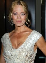 Jeri Ryan photo