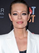 Jeri Ryan photo