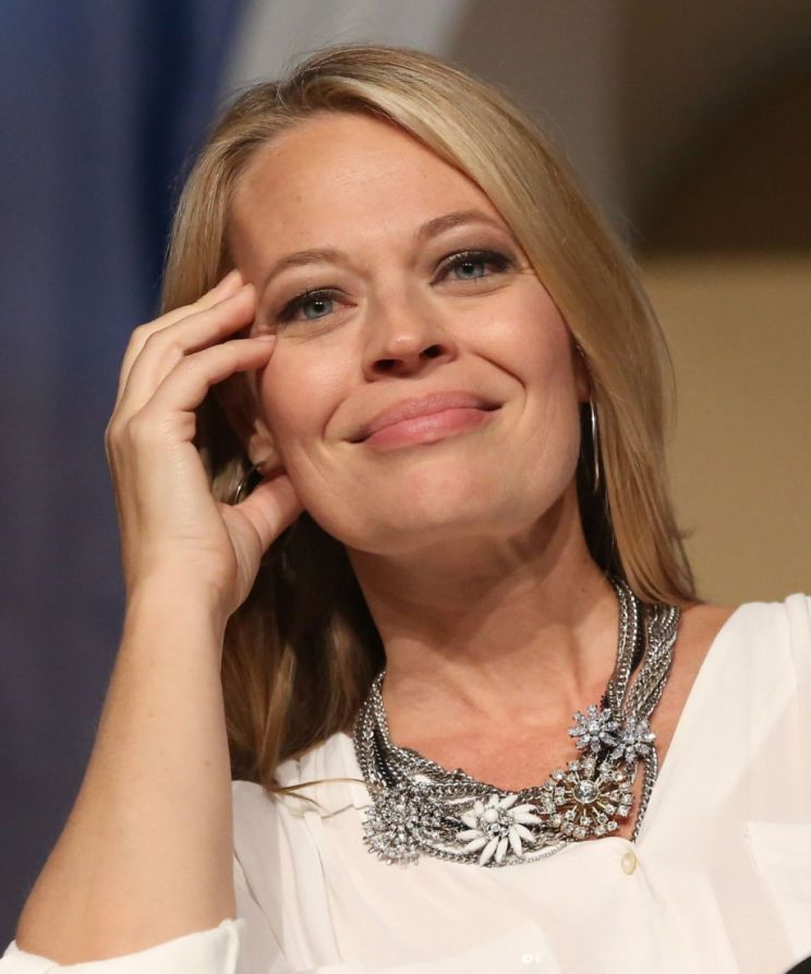 Jeri Ryan