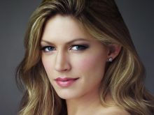 Jes Macallan