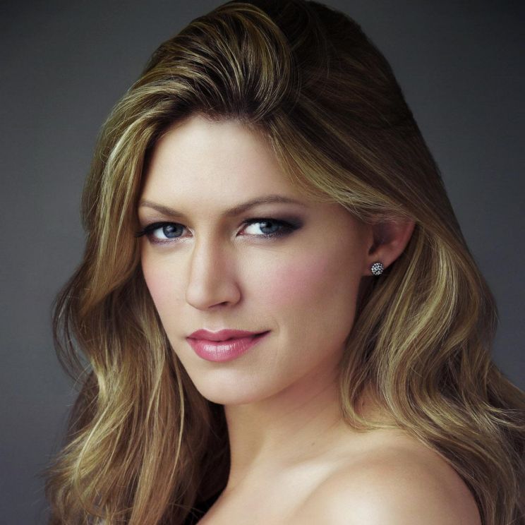 Jes Macallan