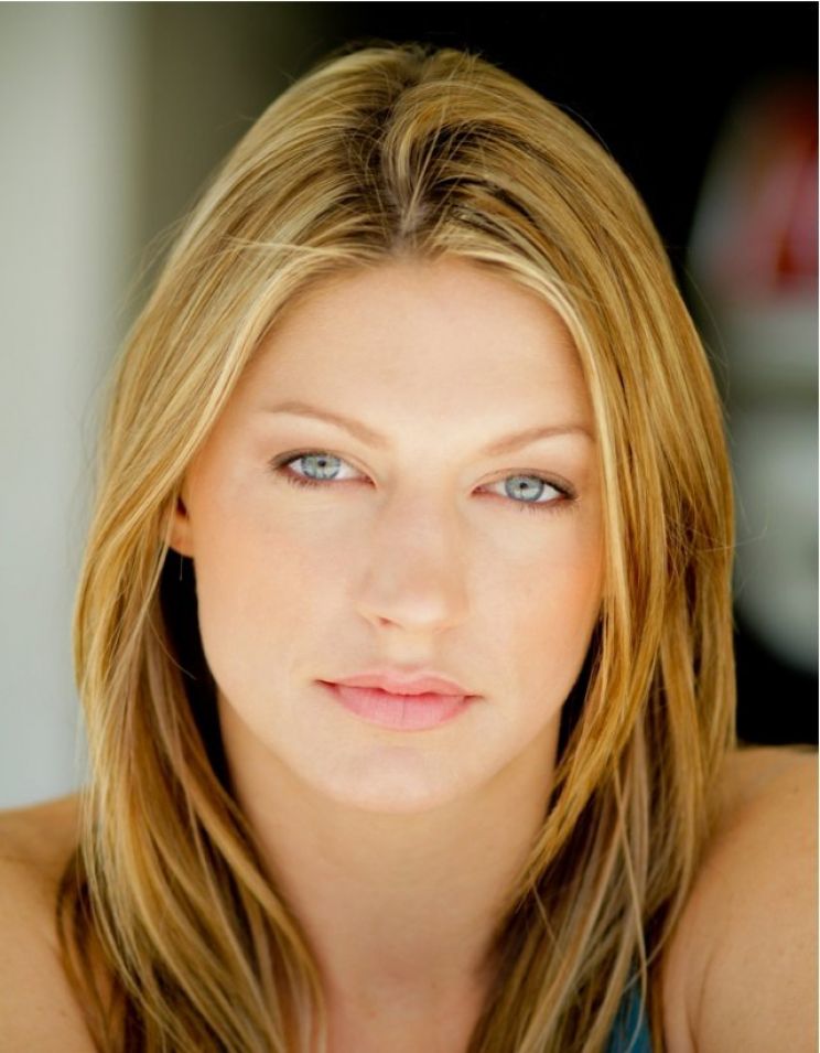 Jes Macallan