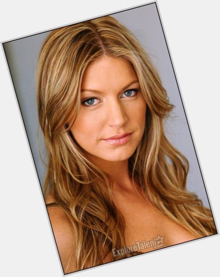 Jes Macallan