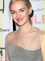 Jess Weixler photo