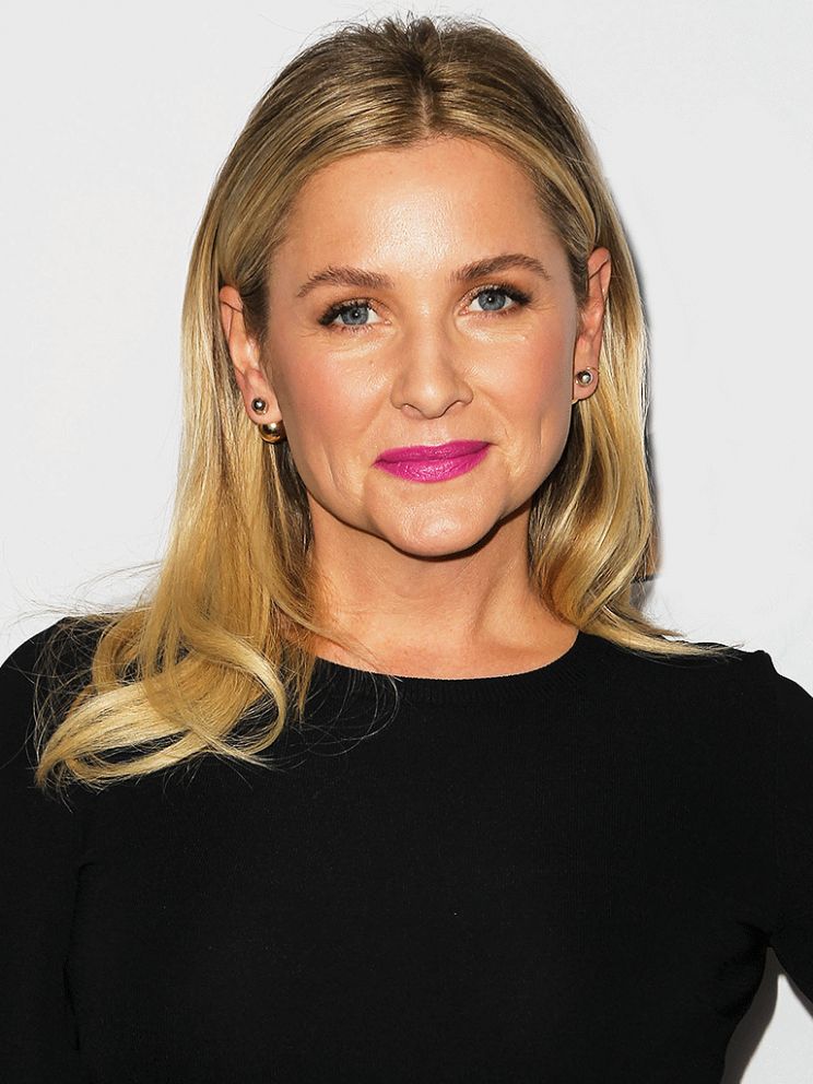 Jessica Capshaw