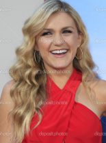 Jessica Lowe photo