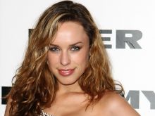 Jessica McNamee