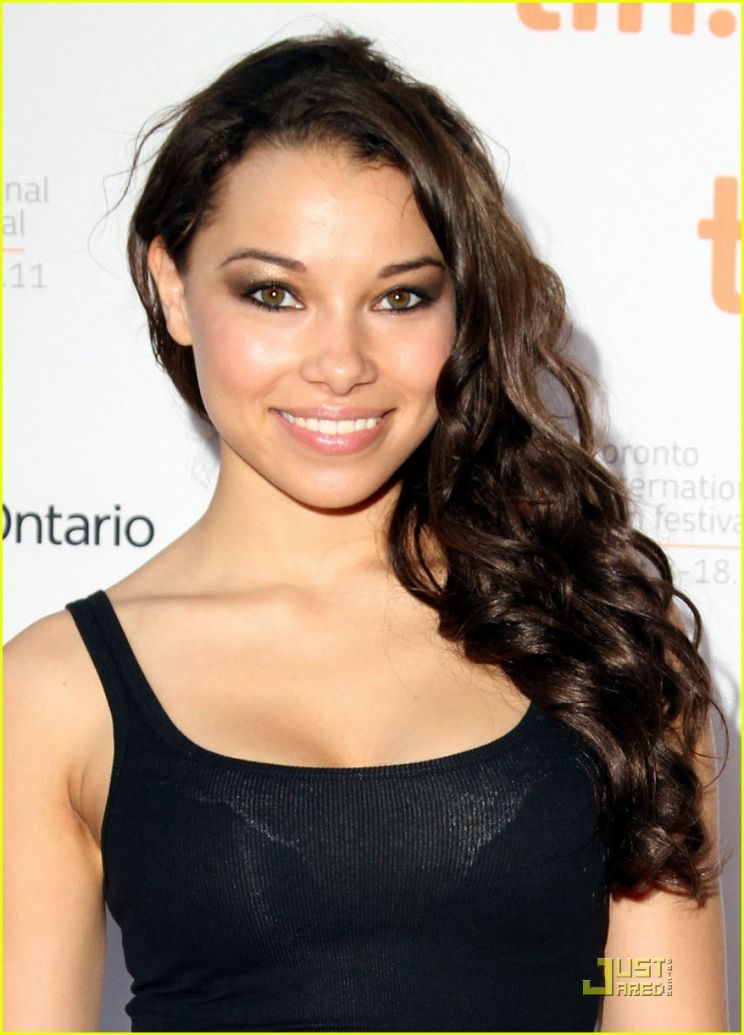 Jessica Parker Kennedy