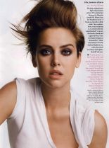 Jessica Stroup photo
