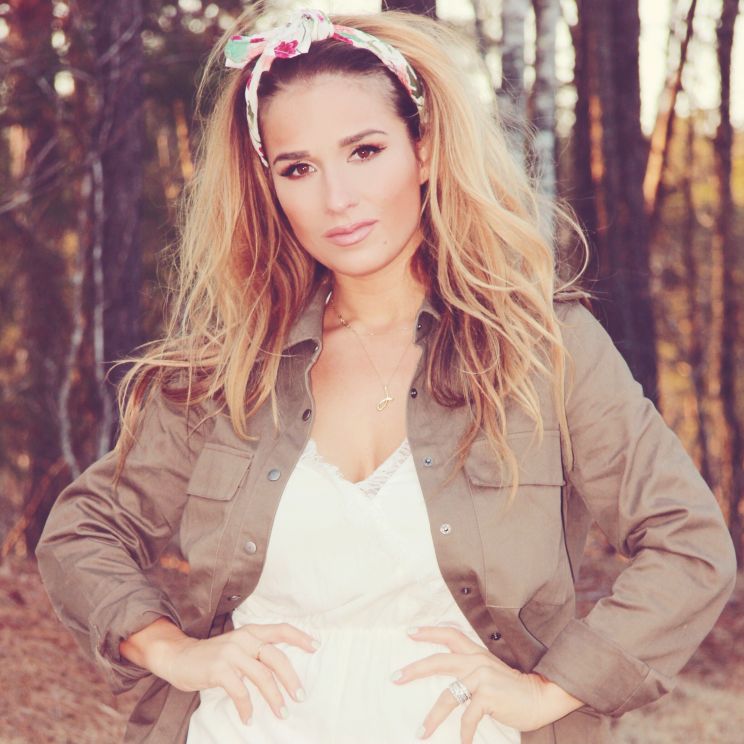 Jessie James Decker