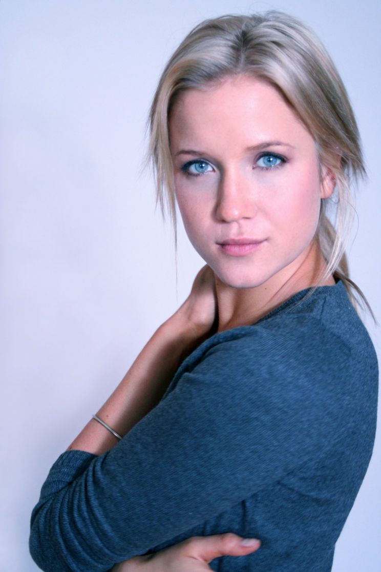 Jessy Schram