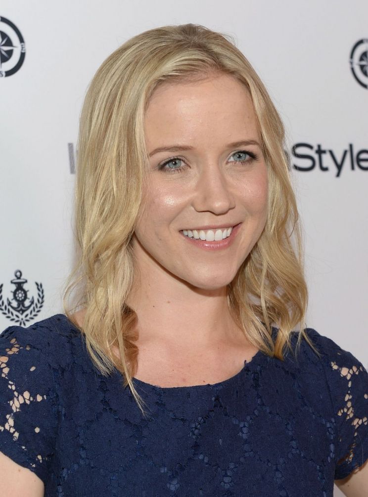 Jessy Schram