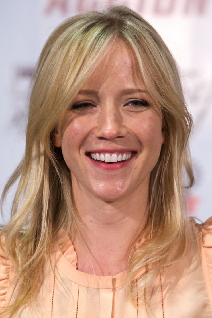 Jessy Schram