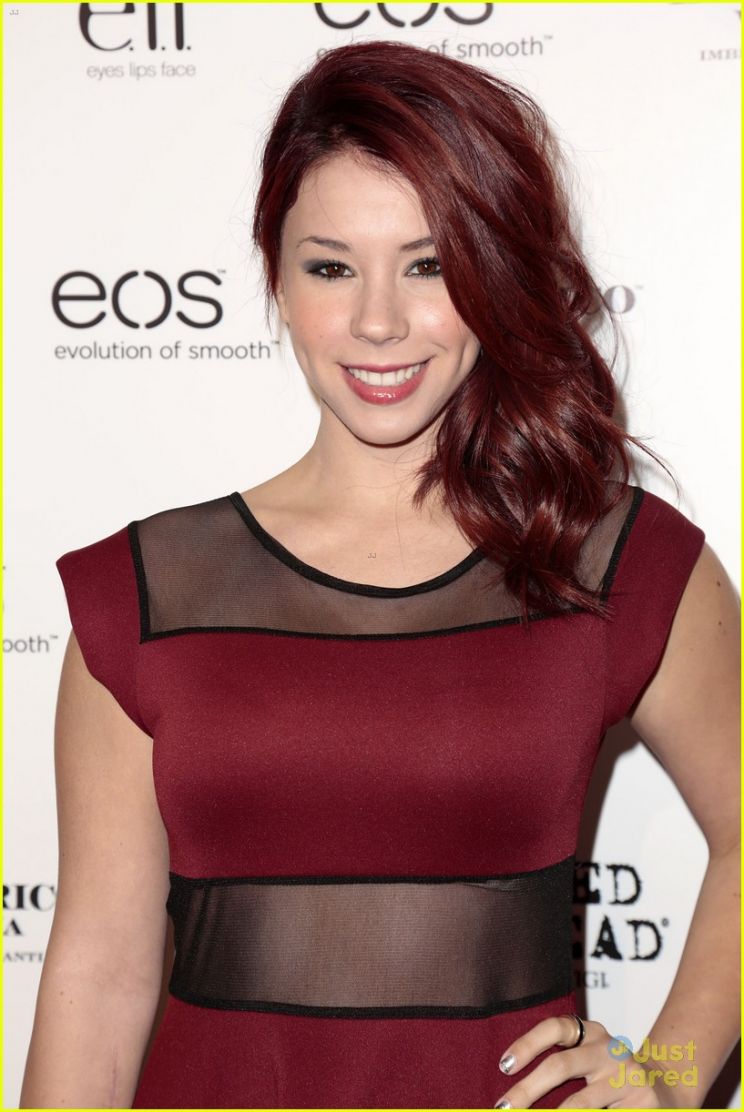 Jillian Rose Reed