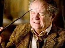 Jim Broadbent photo