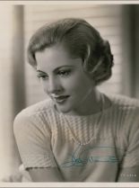 Joan Fontaine photo